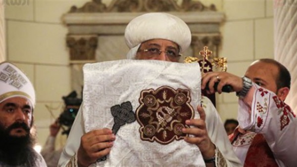 البابا تواضروس عائداً