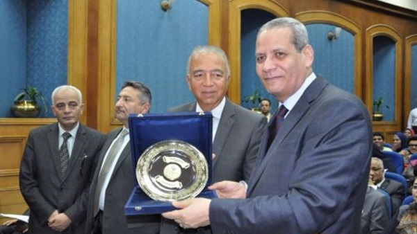 تدريب ١٥ الف معلم