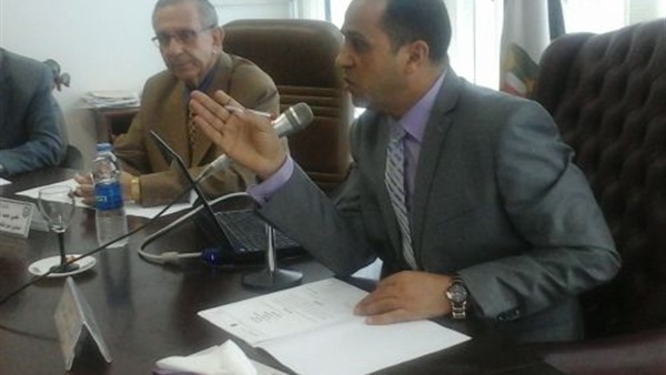 جامعة دمنهور تبحث