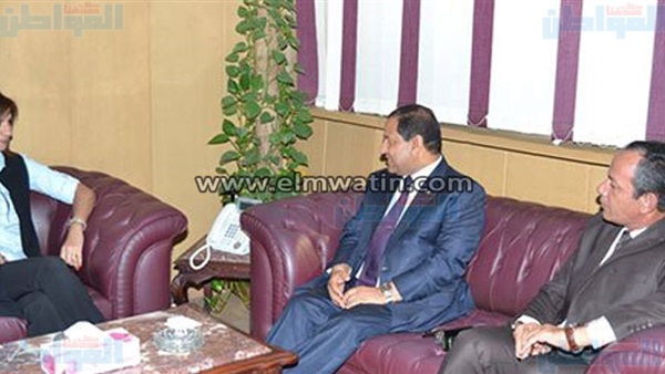 السفيرة نبيلة مكرم،