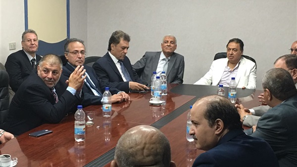 اجتماع وزير الصحة