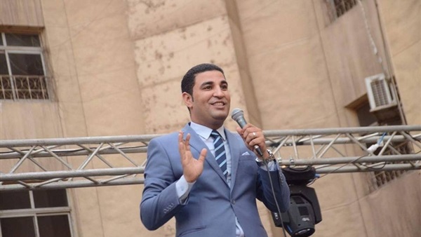 مصطفى ثابت