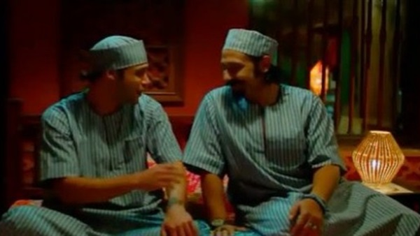 محمد إمام يمزح مع