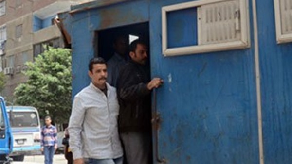 حجز الحكم على موظف