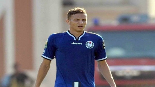 محمود عزت مدافع فريق