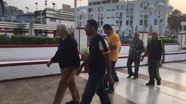 جلسة خاصة بين مرتضى