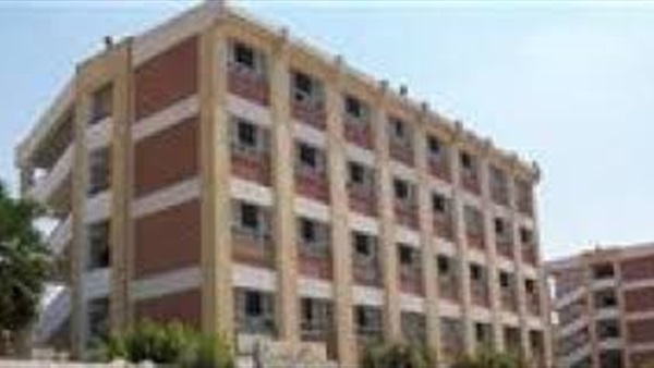 أول مدرسة إعدادية