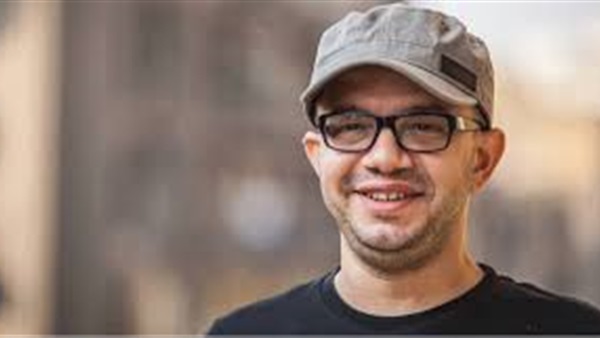 الكاتب عمر طاهر
