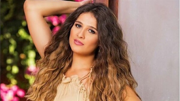 الفنانة ياسمين عبدالعزيز