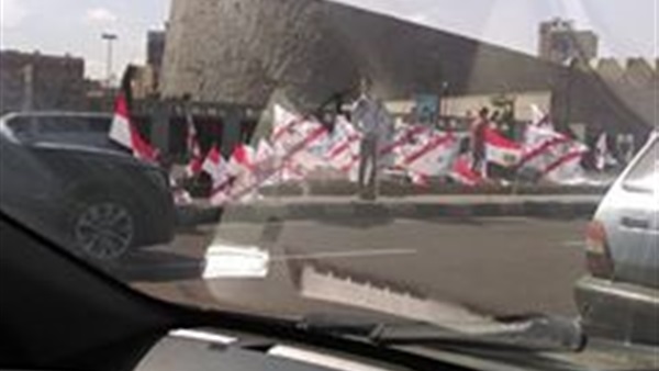 قوات الأمن تغلق طريق