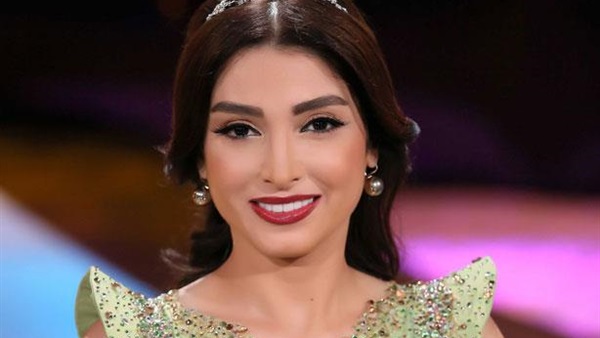 الفنانة روجينا