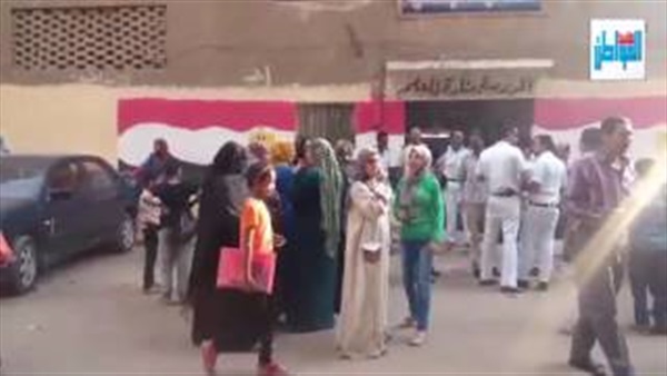 قوات الأمن تأمن مدرسة