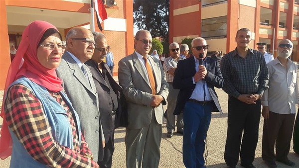 محافظ بورسعيد يُشيد