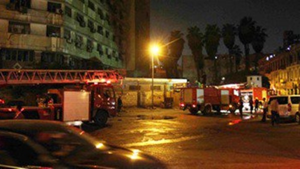 اشتعال سيارة بطريق