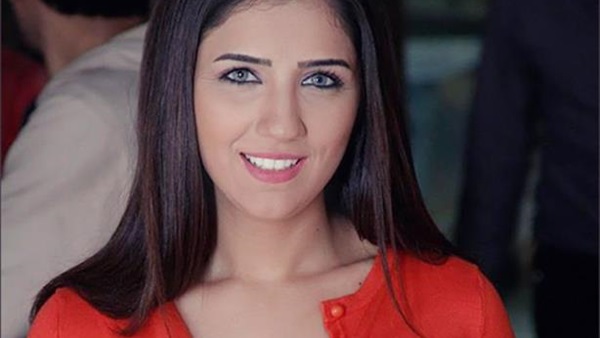 الفنانة الشابة مي