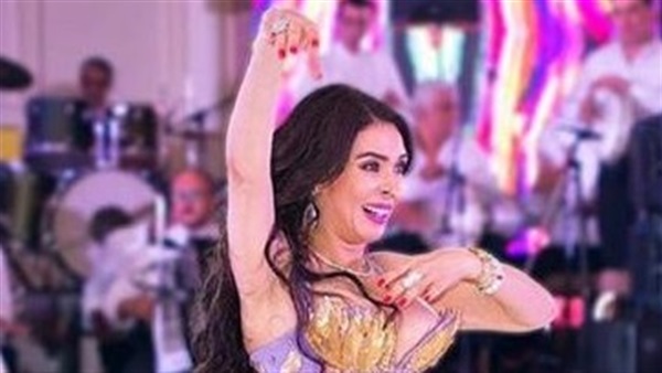 الراقصة الاستعراضية