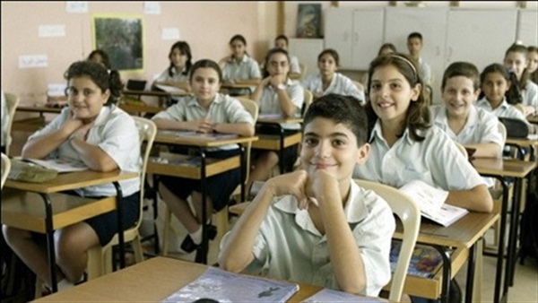  الطلاب بالمدارس