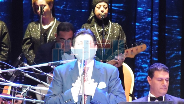 أمير الغناء العربي
