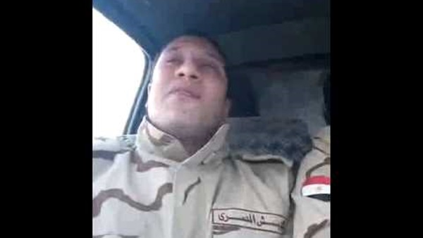 ضابط جيش يقرأ القرآن
