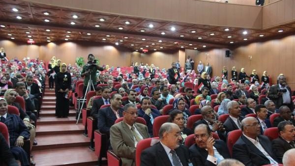 وزير الآثار بجامعة