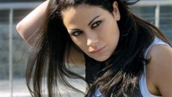 الفنانة صبا مبارك