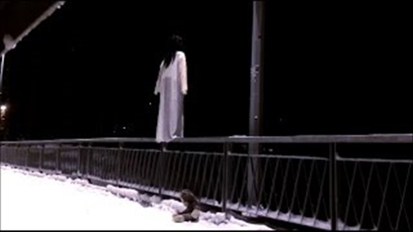 فتاة تحاول الانتحار