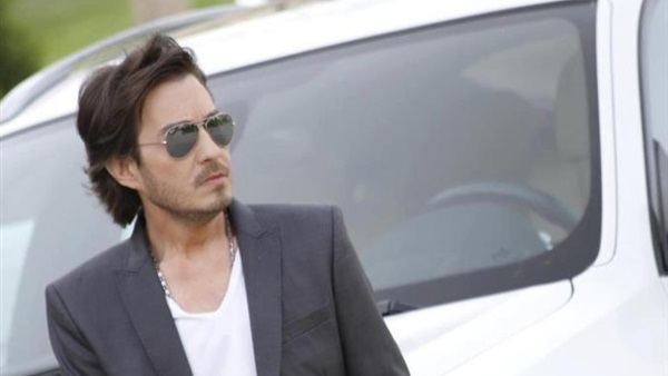 الفنان أحمد زاهر