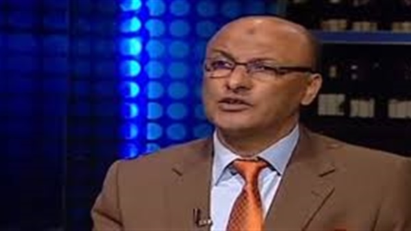 أحمد آدم الخبير المصرفي