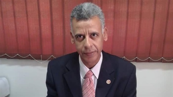 الدكتور أحمد حسن