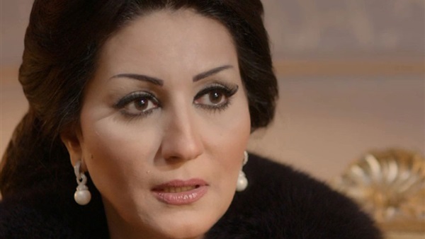 الفنانة وفاء عامر