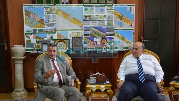 محافظ الدقهلية يناقش