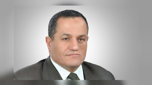 الدكتور عمر حمروش،
