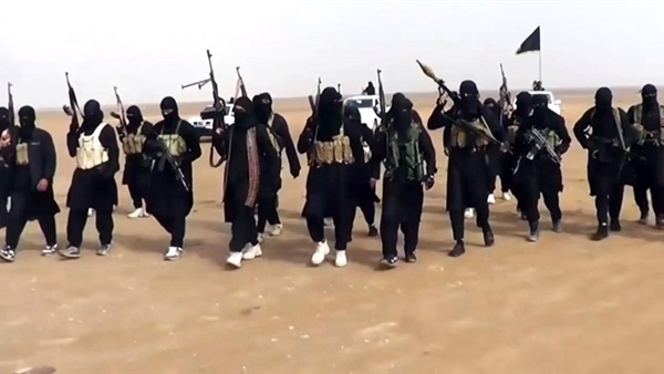 قادة داعش يفرون من