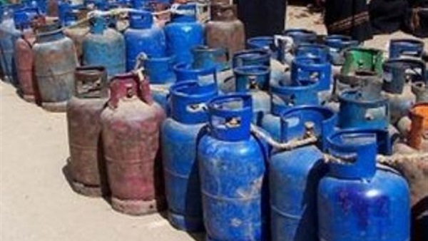 التحفظ على 145 إسطوانة