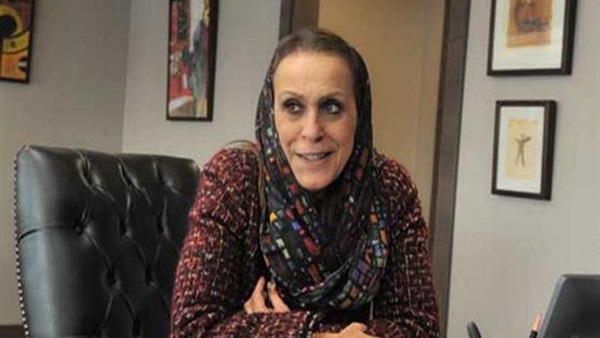 يفين لطفي، مديرة