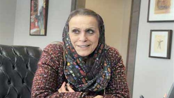 نيفين لطفي