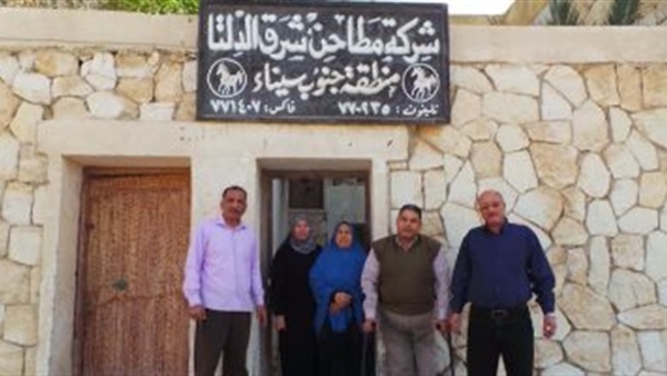 بعض العمال