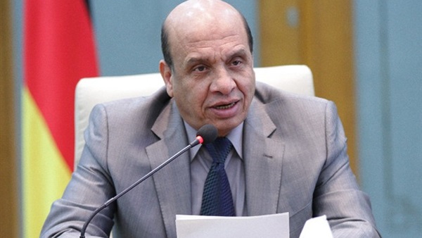 الفريق عبد العزيز