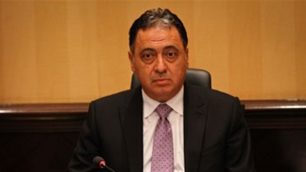 الدكتور، أحمد عماد