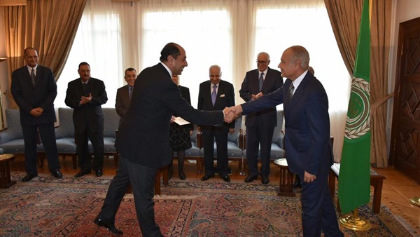 السفير حسام زكي