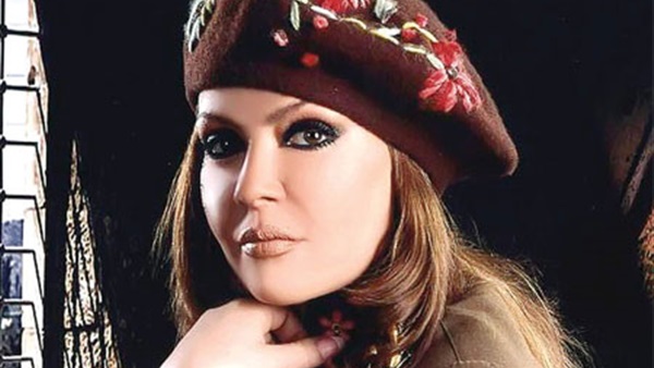  الفنانة لوسي
