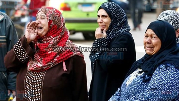 بكاء بعض السيدات