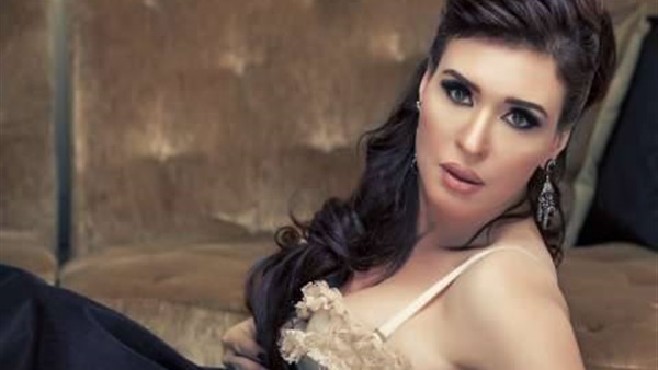 الفنانة الاستعراضية