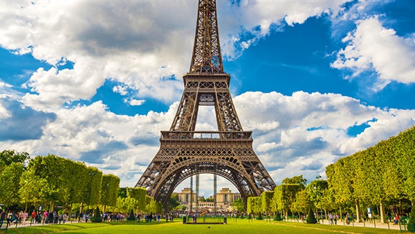 فرنسا