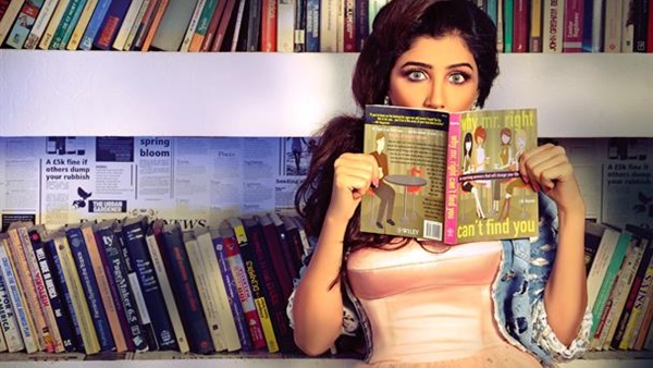 الفنانة مي عمر