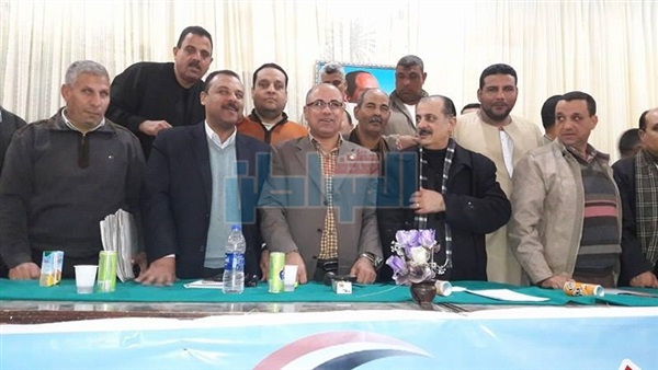 جانب من بدء ندوات