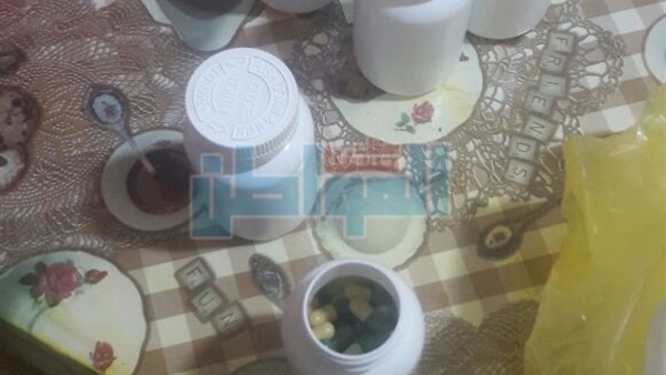 منزل يصنع ادوية مجهولة
