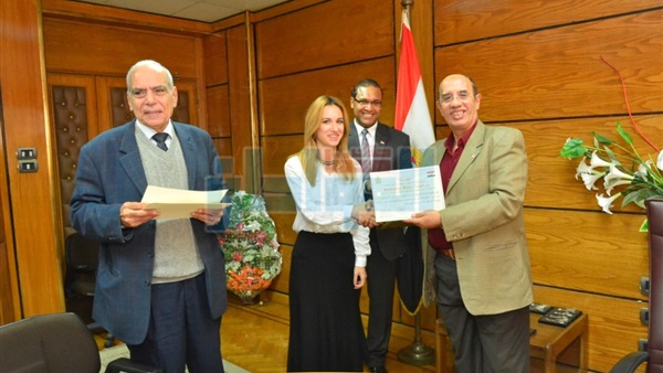 أسيوط تقدم منح مجانية