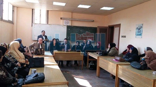 الحلقة النقاشية بمركز
