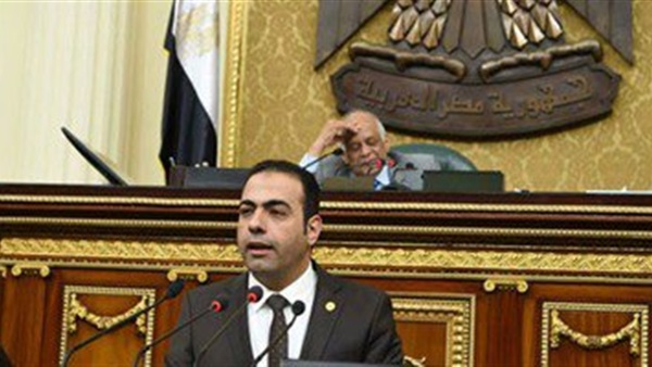 الدكتور محمود حسين